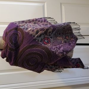 Wool boutique shawl
